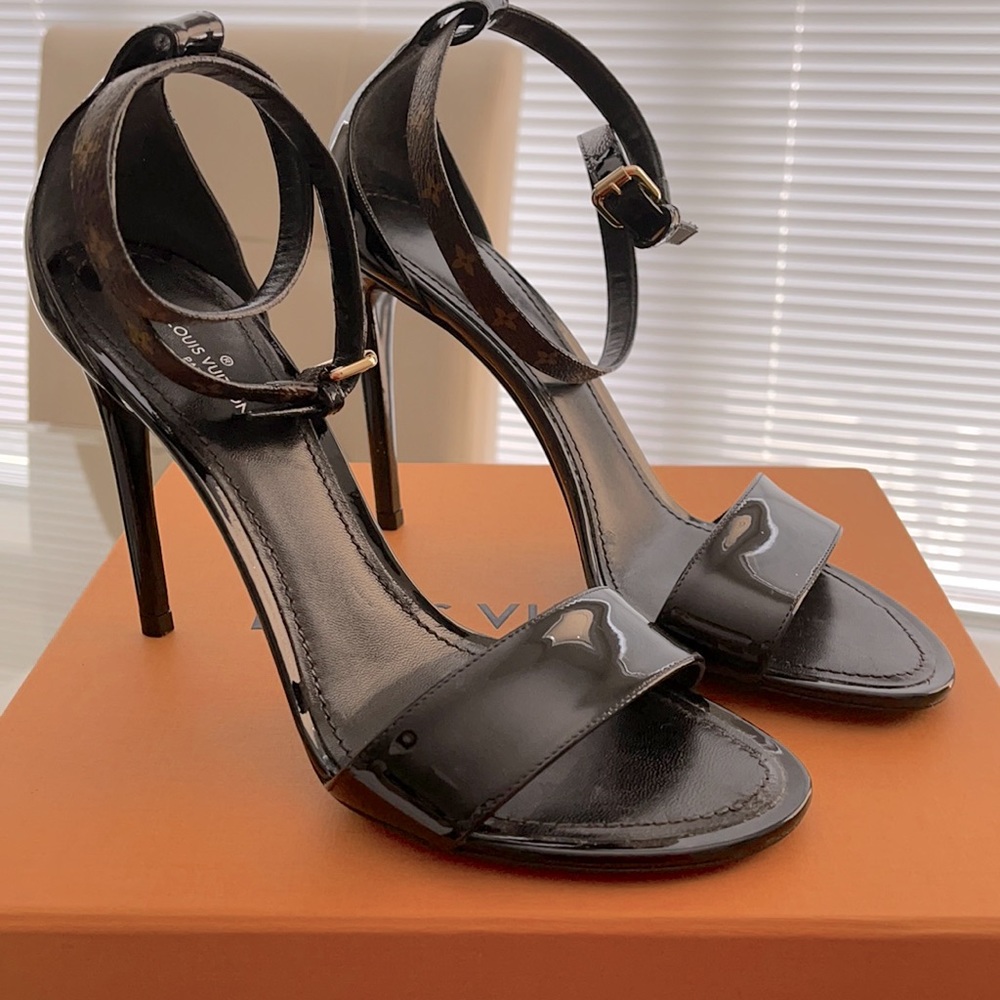 Louis Vuitton black heels - size 7.5 - Authentic